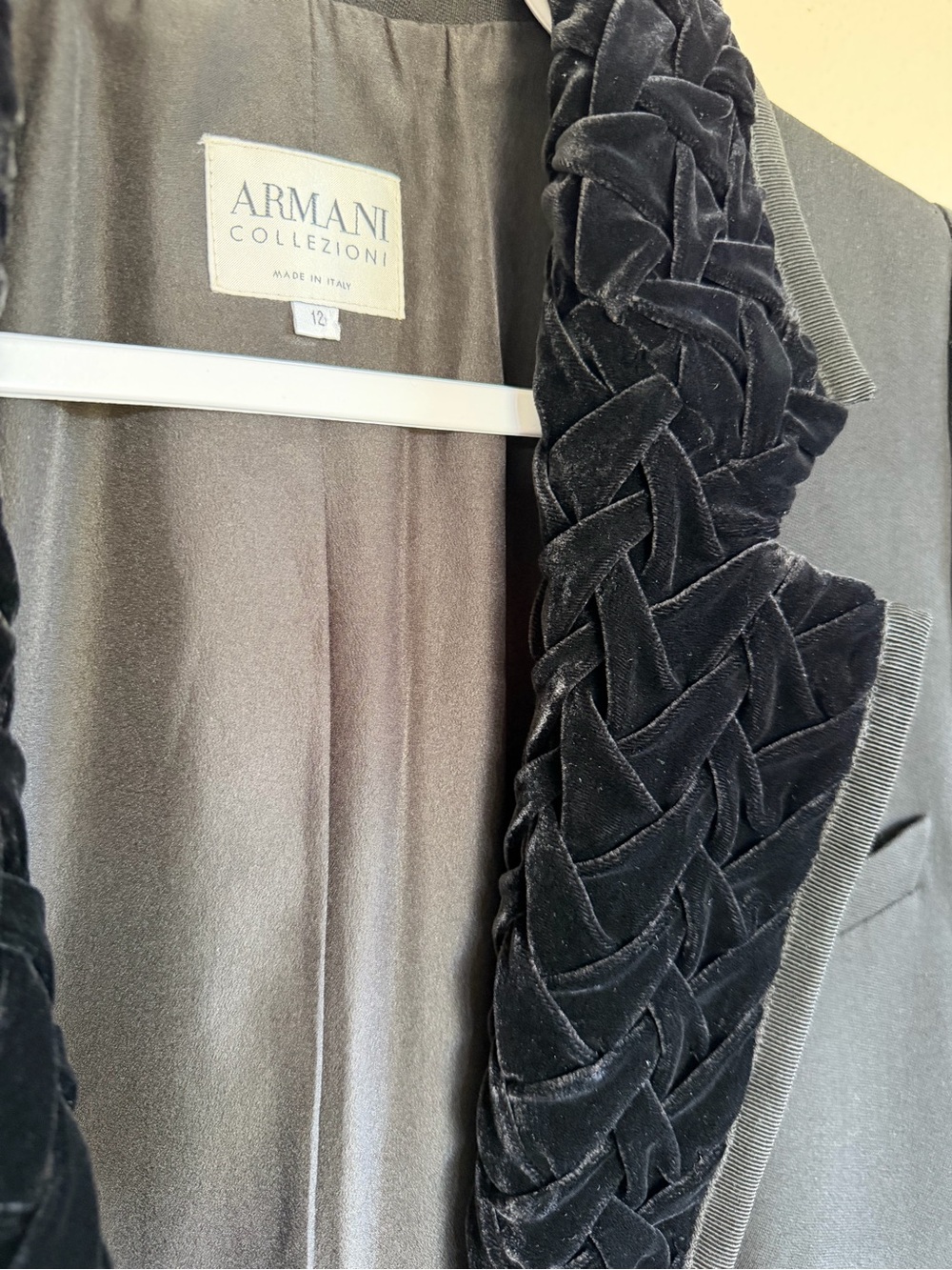 Armani Collezioni Women's 12 Black Velvet Lapel Virgin Wool Lined Blazer Jacket - Picture 5 of 16